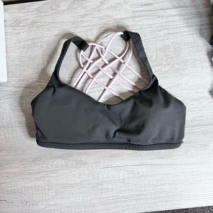 Lululemon free to be wild bra size 8